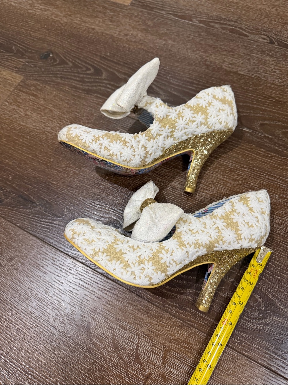 Irregular Choice Windsor Cream & Gold Floral Lace Heels w/ Bow Accent size 38/7 - Picture 8 of 15